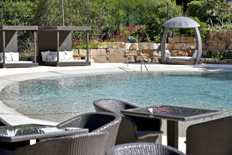 Hotel Marina Portals: Cama balinesa... Hotel Marina Portals: Cama balinesa...