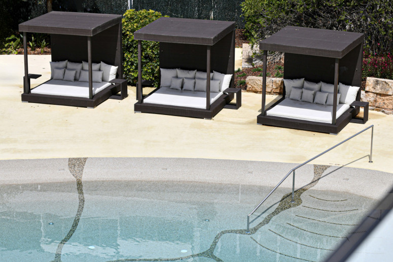 Hotel Marina Portals: Cama balinesa... Hotel Marina Portals: Cama balinesa...