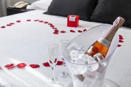 Hotel Aeroport Girona: Romantic Experience