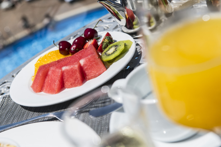 Hotel Marina Portals:... Hotel Marina Portals:...
