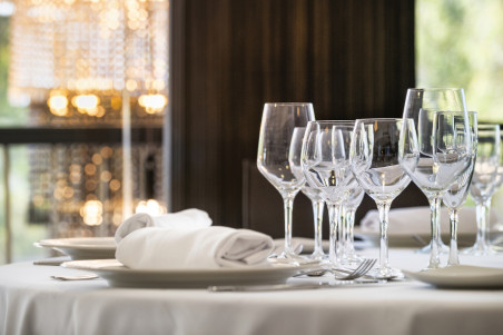Hotel Aeroport Girona: Lunch or dinner for 2